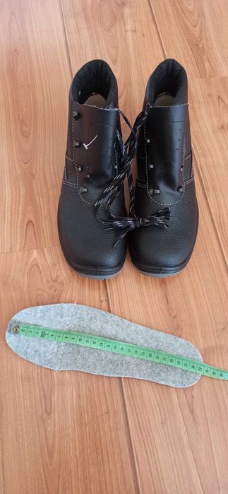 Buty robocze męskie 42 olejoodporne nowe