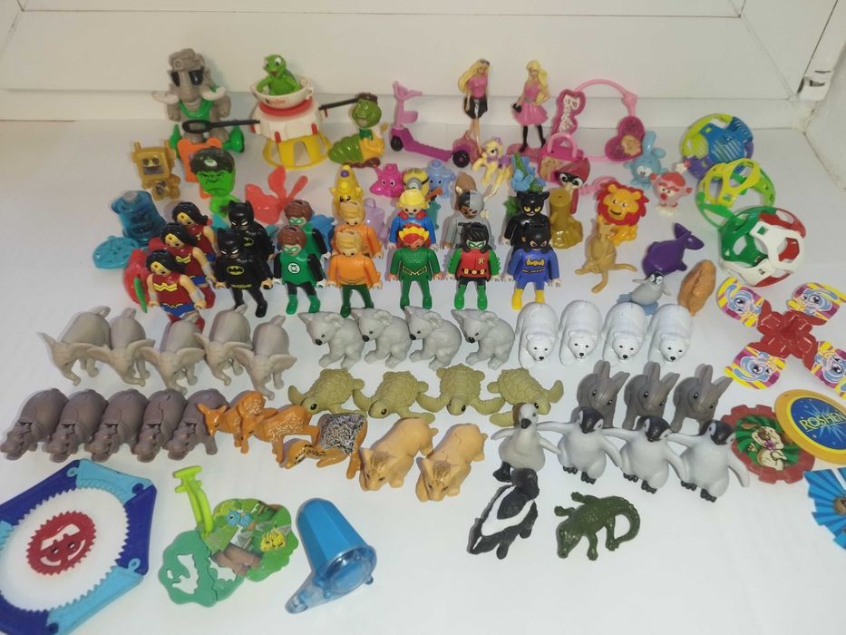 Іграшки кіндер. .