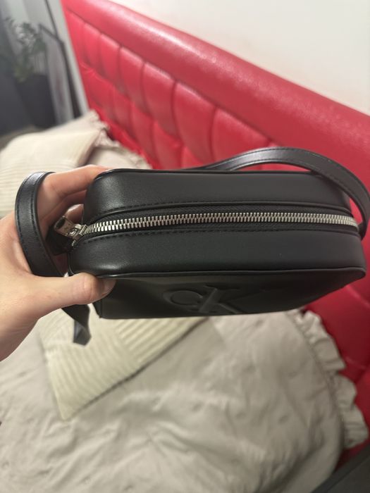 Сумка через плече  Calvin Klein