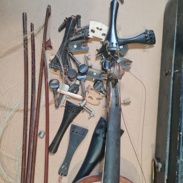 Skrzypce 4/4, futerał, smyczki,akcesoria