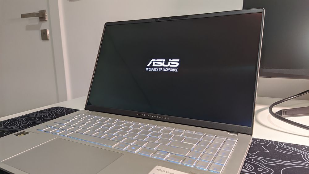 Asus Vivobook S15 – Premium, super leve, 16GB/1TB – Snapdragon