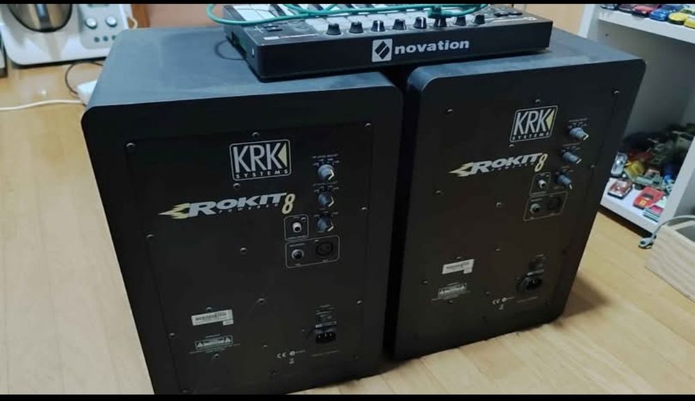 2 KRK ROKIT 8 usadas como novas oferta teclado novation