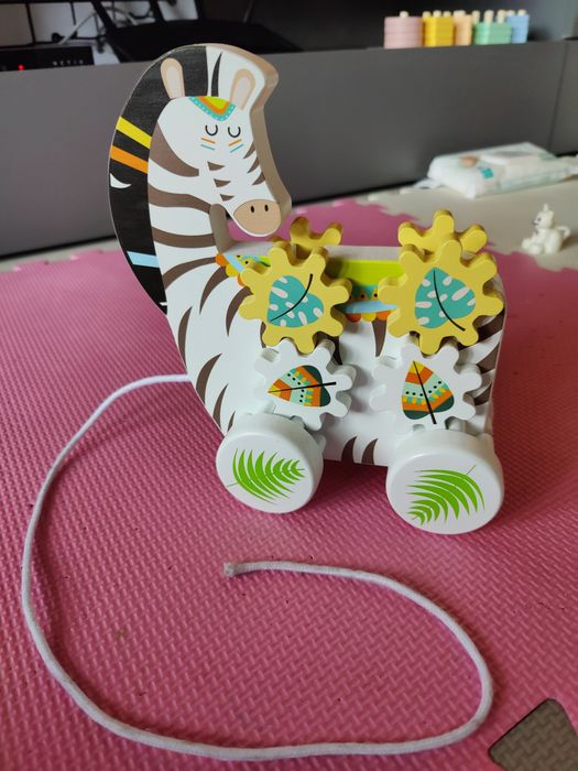 Zabawka drewniana zebra do ciągnięcia