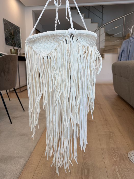 Duas medusas estilo macramé decorativas