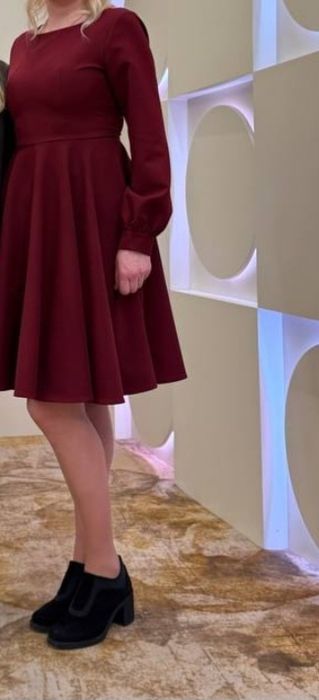 Сукня вечірня бордова