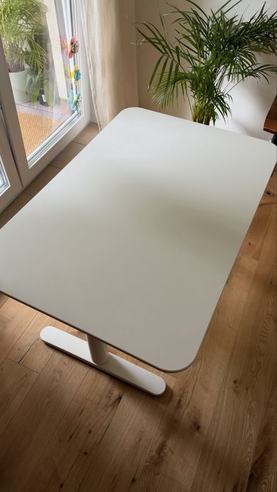 Biurko ikea bekant 120x80 z elektrycznie regulowaną wysokoscią