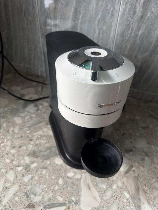 Ekspres kapsułkowy De'Longhi / Krups Nespresso Vertuo Pop, niewiele uzywany stan bdb czysty działa
