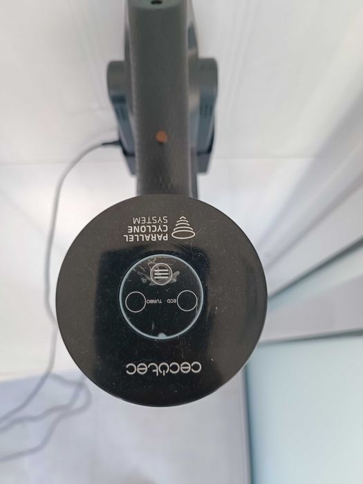 Aspirador vertical sem fios