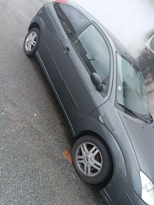 Ford focus para venda as  peças ou inteiro