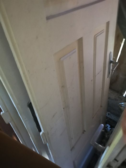 Drzwi drewniane, białe, starodawne, różne wymiary.