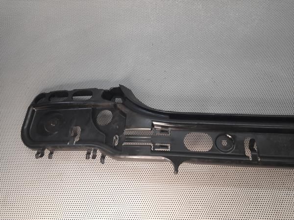 Guia de pára-choques trás direita BMW 5 (E60)