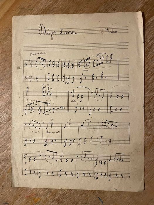 Partitura musical manuscrita antiga, intitulada "Beijos d'amor", classificada - Valsa
