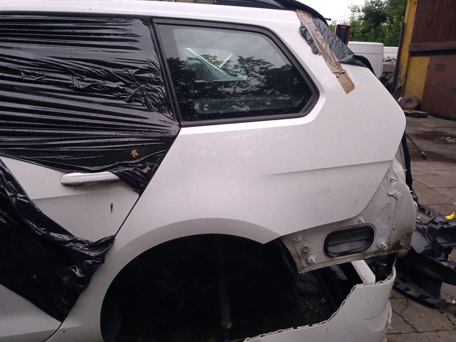 Tył y lewy błotnik VW Golf 7 kombi