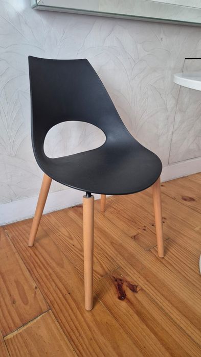 Cadeiras de mesa