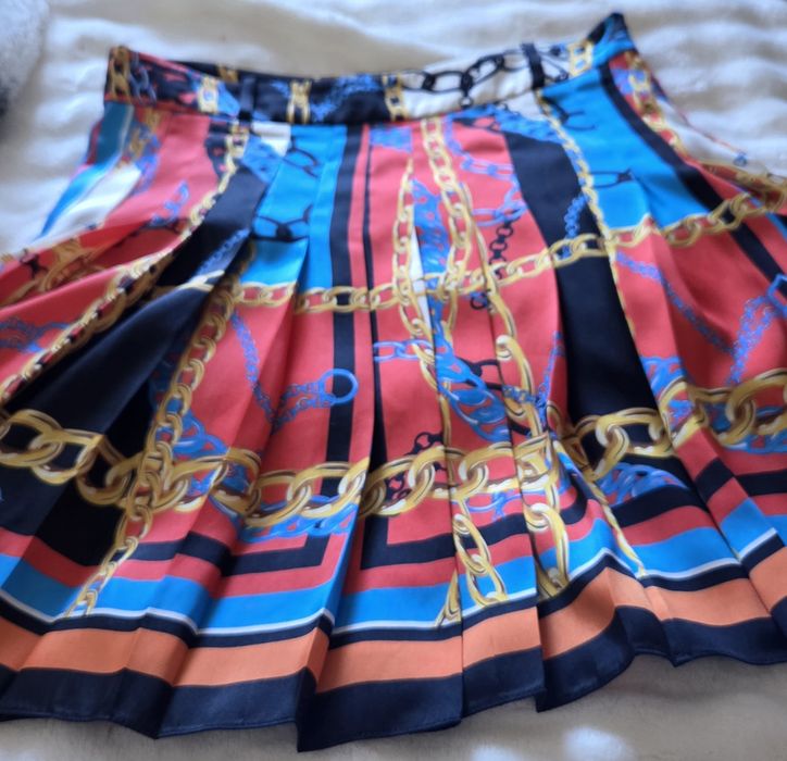Saia da Zara com pregas acetinada