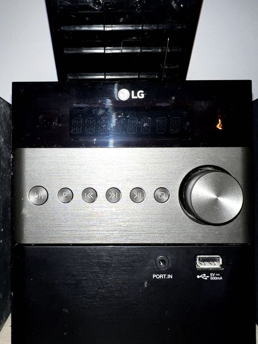 Aparelhagem LG Bluetooth / CD / USB com colunas – ótimo som