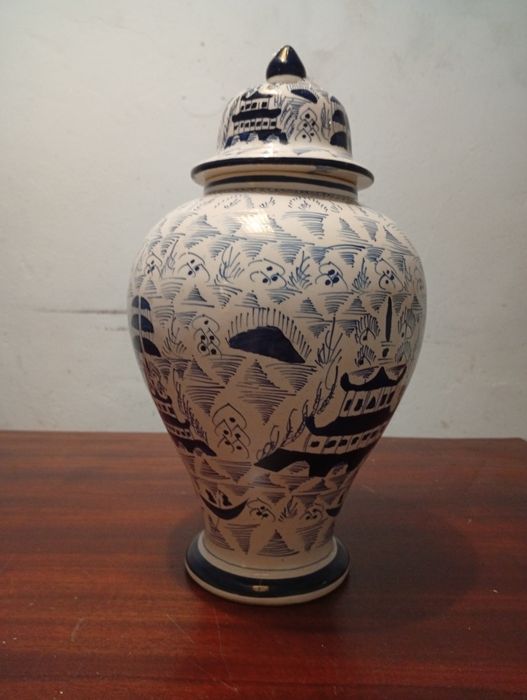 Jarra grande decorativa em muito bom estado