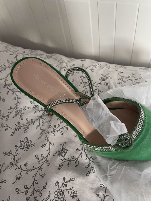 Buty damskie – szpilki zielone