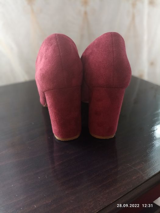Туфельки замшеві
