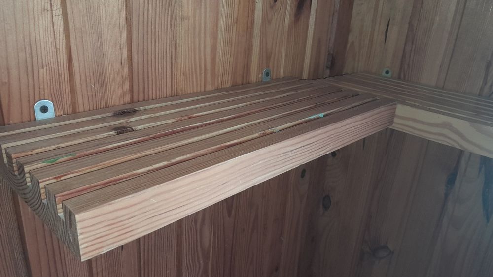 Полиці дерев'яні лаковані