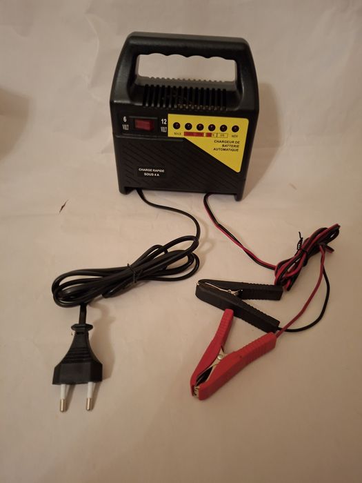 Carregador de bateria novo