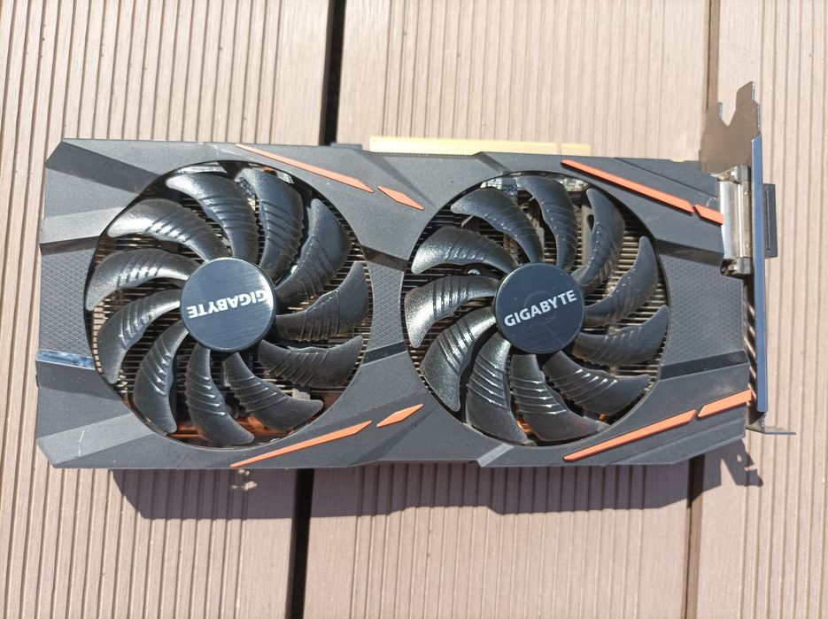 Karty graficzne gigabyte RX580 8gb 8 sztuk