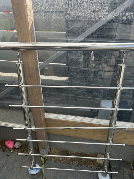 Barierki z nierdzewki z szybami