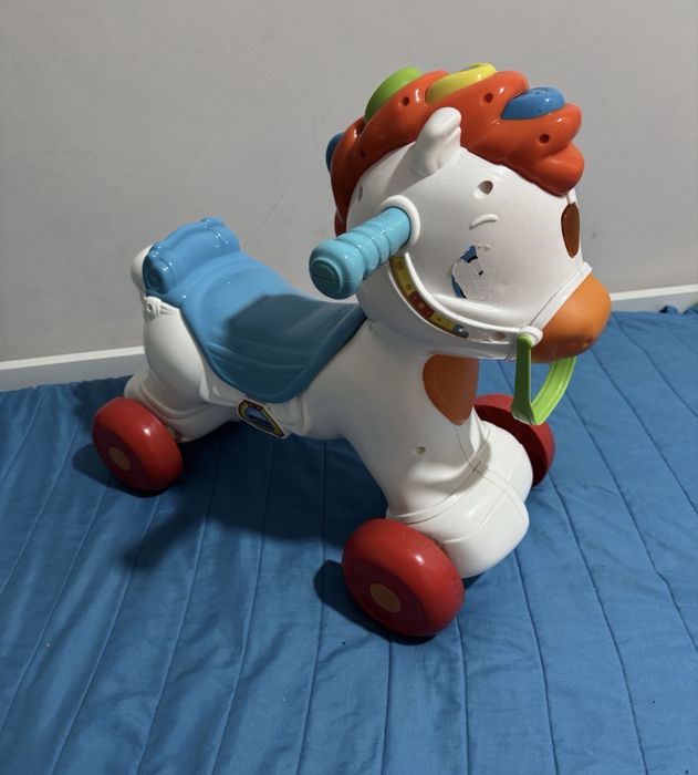 Cavalinho da clementoni, 3 em 1 (balança, andador e atividades)