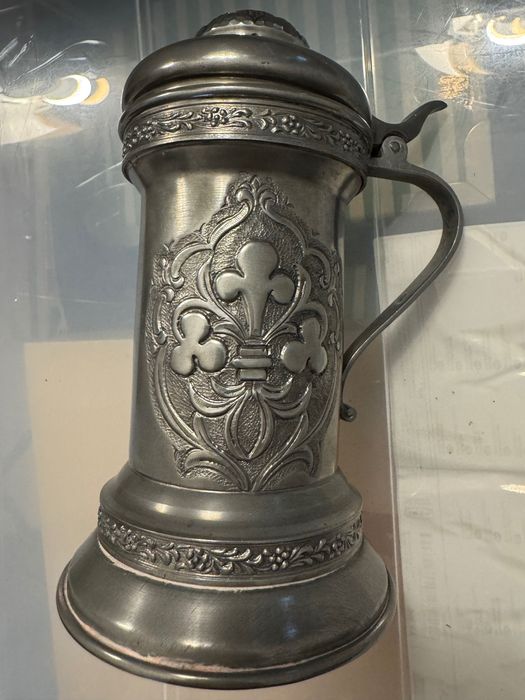Caneca de estanho da Artimex