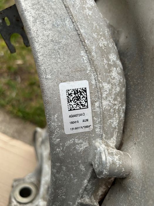 Zwrotnica,zaciski tarcze klocki Audi a6c7