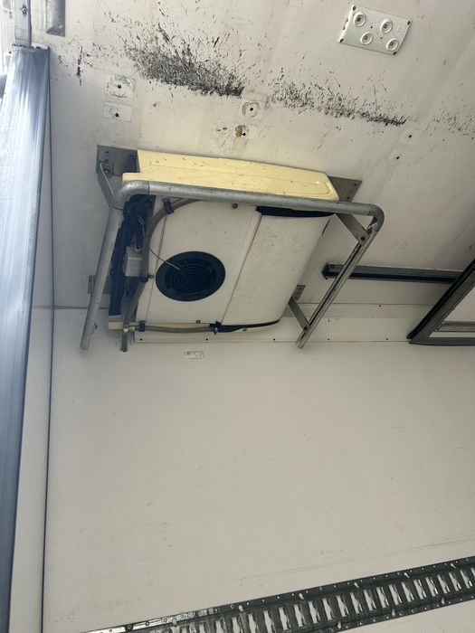 Izoterma Chlodnia Kontener Zabudowa Carrier Supra 750 MT Iveco Daily