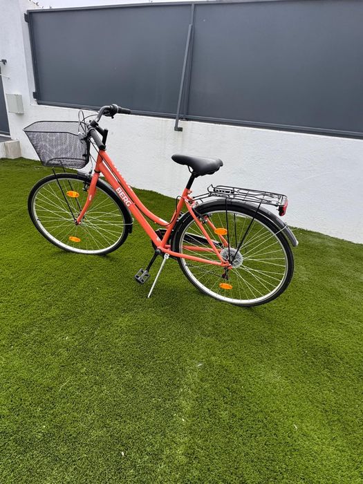 Bicicleta feminina - marca Berg