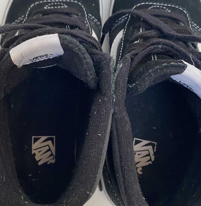 Vans Black/White T36