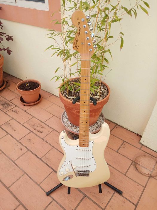 FENDER Stratocaster Jimi Hendrix LEFT HAND / Canhoto Guitar / Guitarra