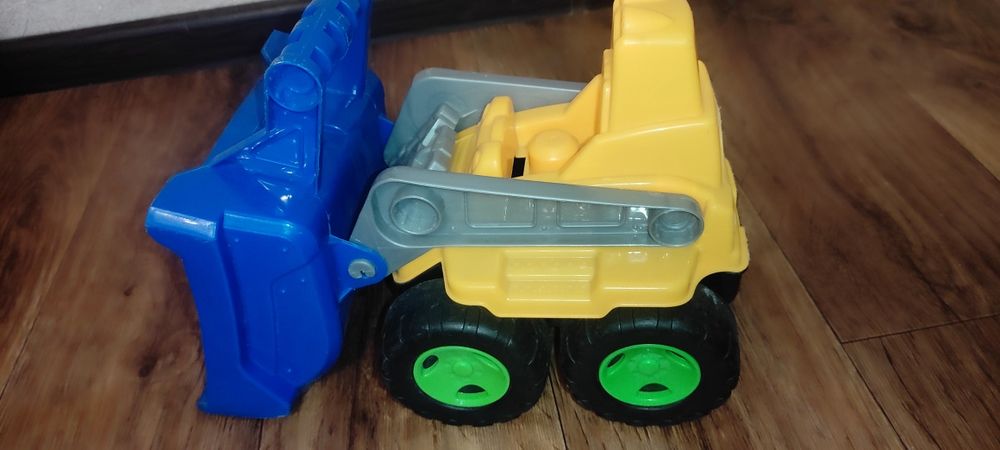 Машина самосвал (самоскид). Машина бульдозер