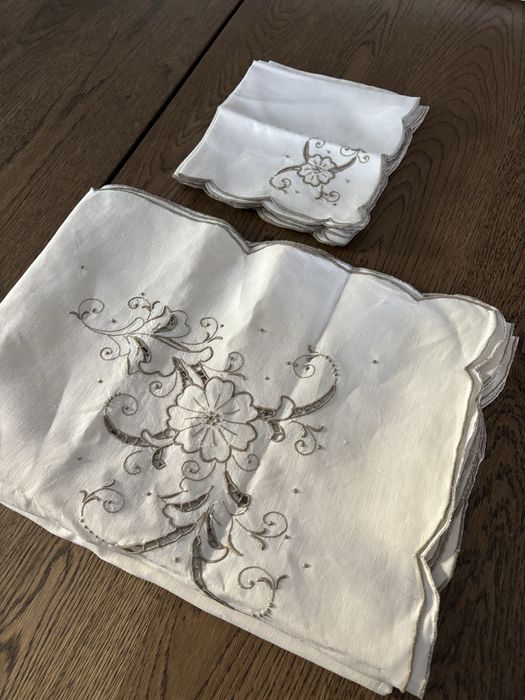 Toalha de mesa em linho com bordado manual 168x123 e 6 guardanapos