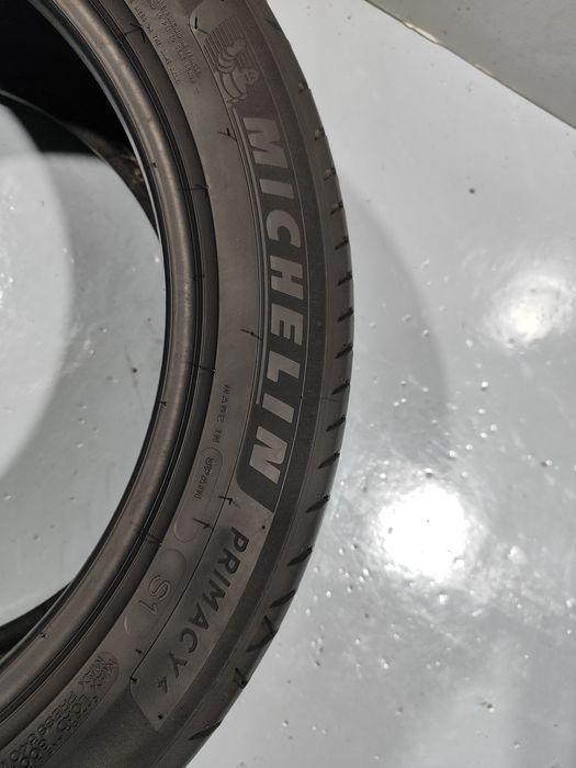 2 pneus semi novos 245-45R18 Michelin - Oferta dos portes