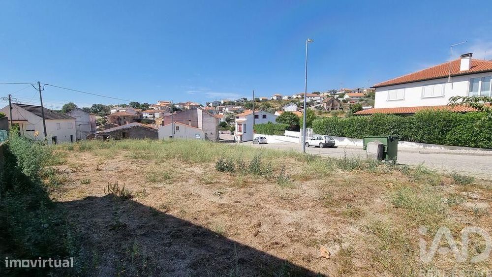 Terreno para construção em Casas do Soeiro de 594,00 m2