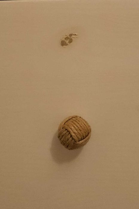 Cómoda IKEA Hemnes com puxadores da Zara Home