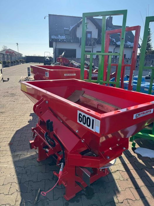 Rozsiewacz Strumyk 400l-1600l Dwu tarczowy Hydraulika GRASS-ROL HIT