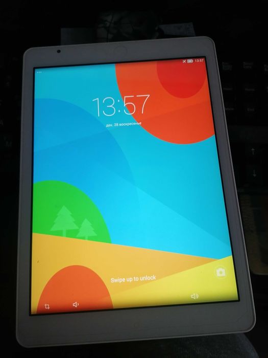 Продам плашшет на 2 операционных системах и с сим картой .