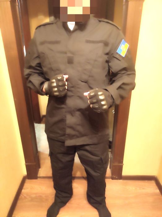 Форма черная китель и штаны XL, пояс, перчатки, шеврон.