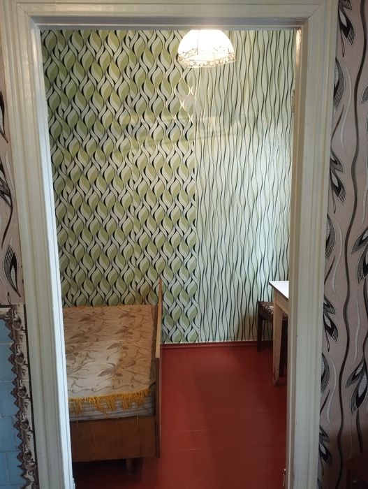 Продам пів будинку 450 м до центрального ринку