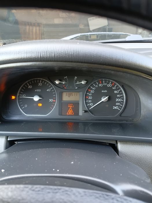 Продам сімейне авто Рено Лагуна