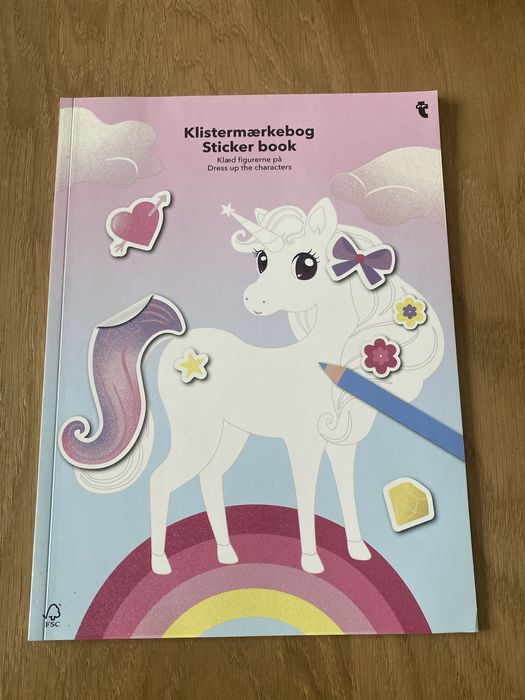 Książeczka z naklejkami jednorożec