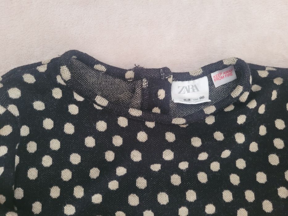 Śliczna sukienka z długim rękawem