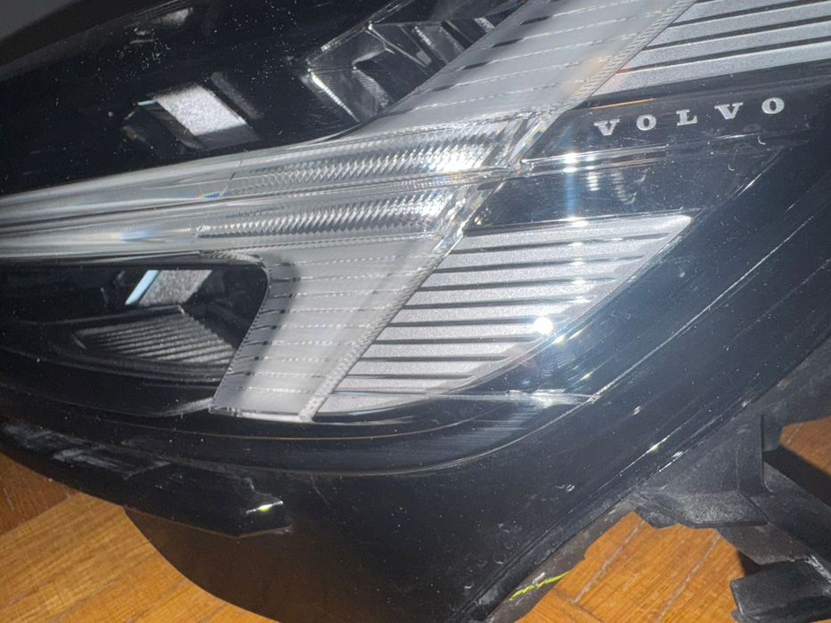 Фара передняя левая Volvo S60/V60.  (2019-2022)  Full LED 32338020
