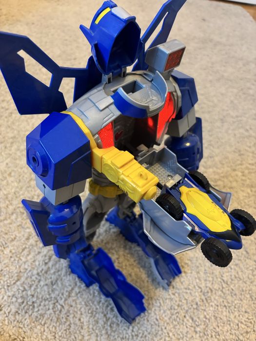 Transformer 40cm com peças e efeitos sonoros e luzes