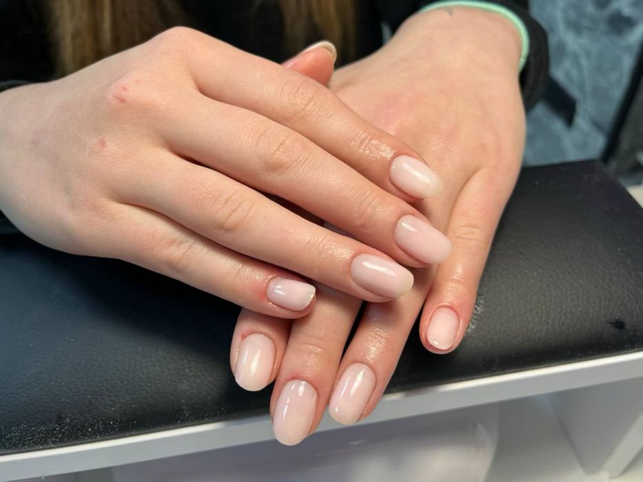 Шукаю модель на манікюр