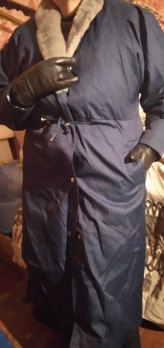 Продам новый женский зимний плащ на шикарном отстежном меху.